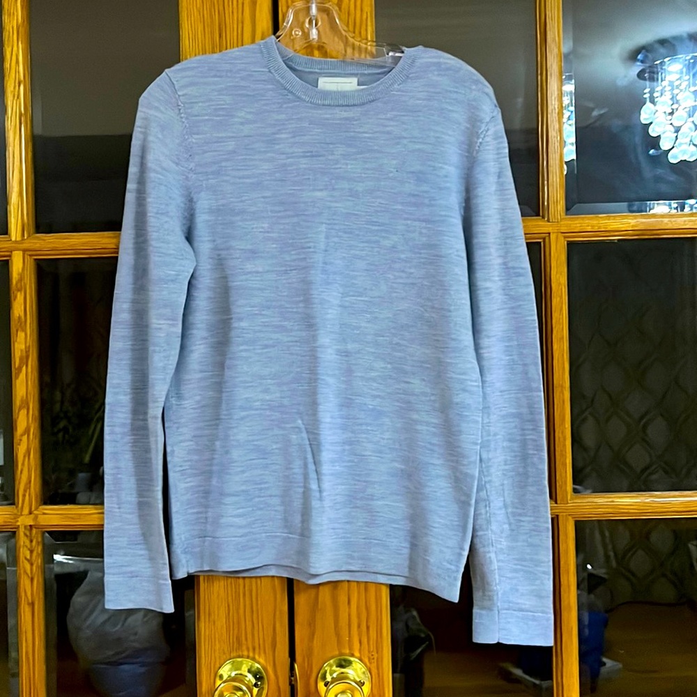 Pre-Owned Premium Merino Wool sweater, size Medium in great condition.